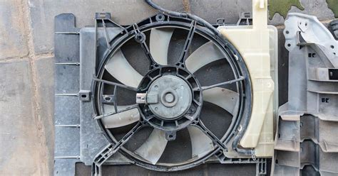 Cooling Fan Comes On When Car Is Cold: A Symphony of Mechanical Whispers